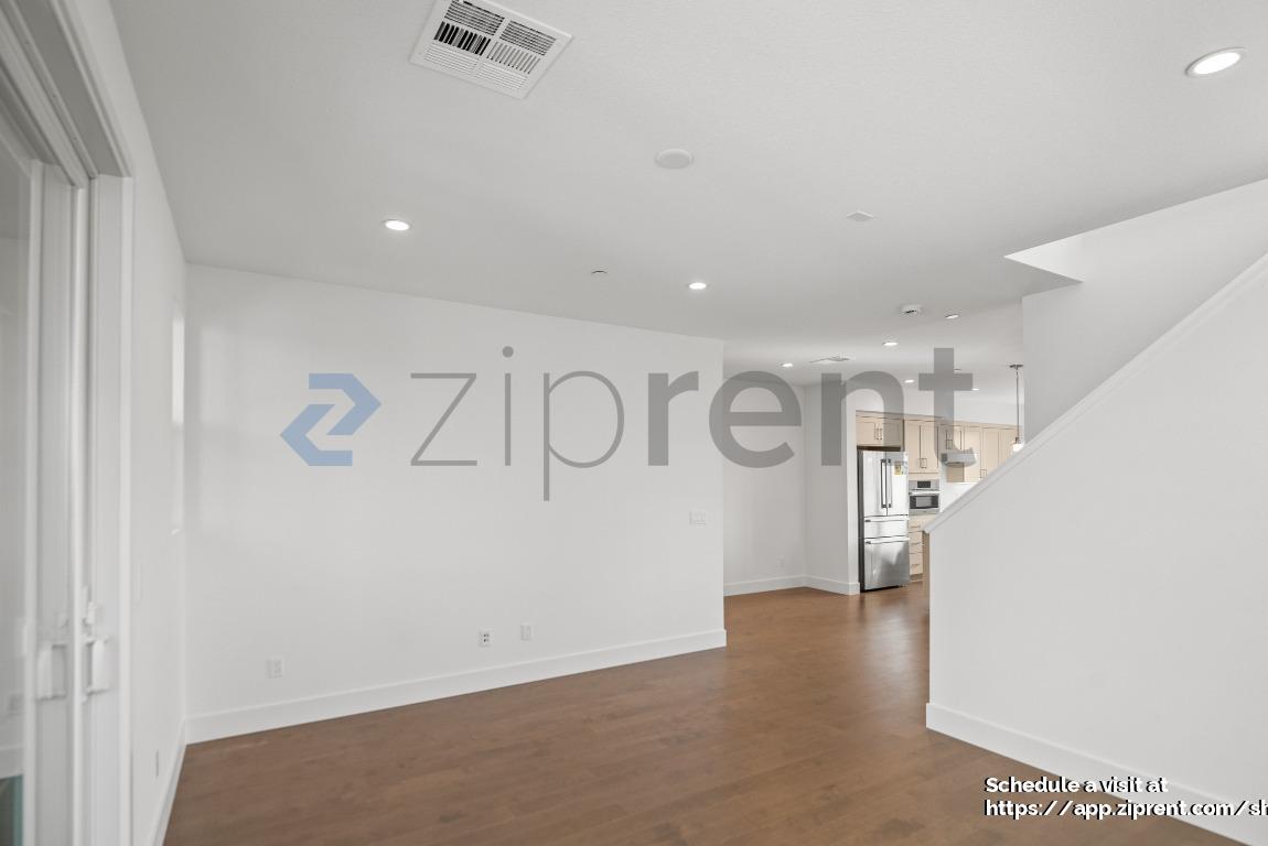 Building Photo - 3102 Seashell Ter