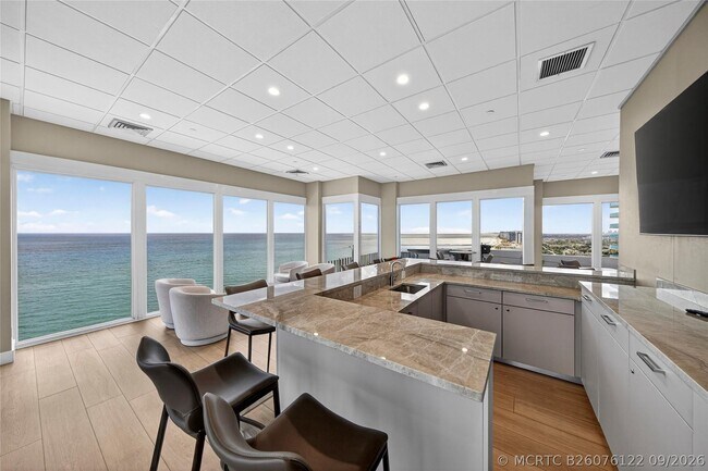 Building Photo - 1370 S Ocean Blvd