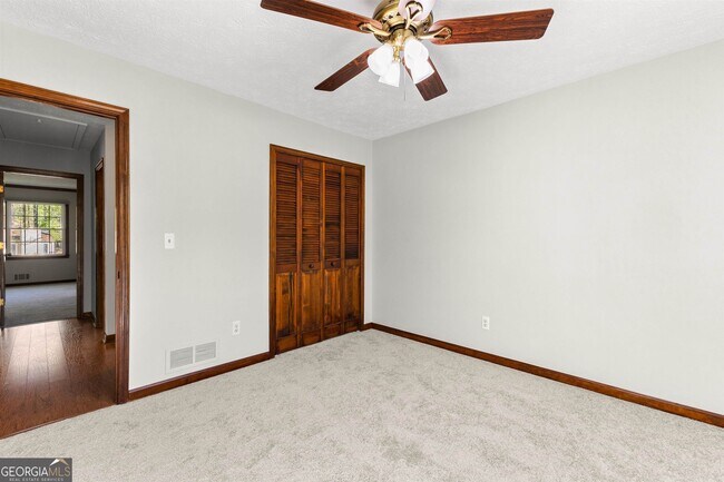 Building Photo - 102 Bluegill Trce