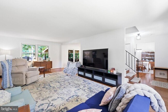 Building Photo - 6605 Grey Fox Dr