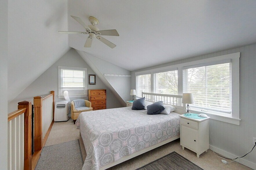 Building Photo - 25 Warren Ave