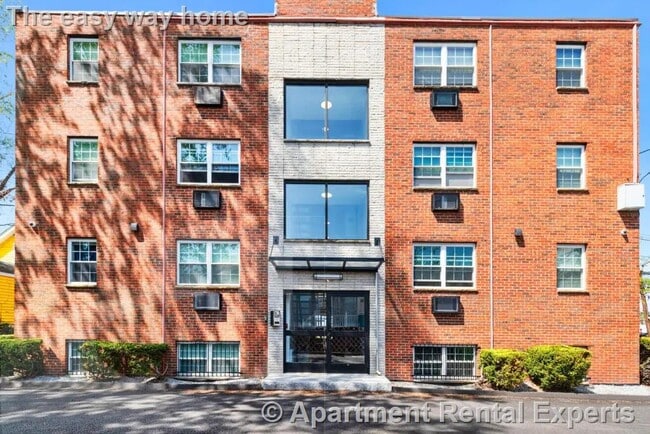 Building Photo - 132 Sherman St