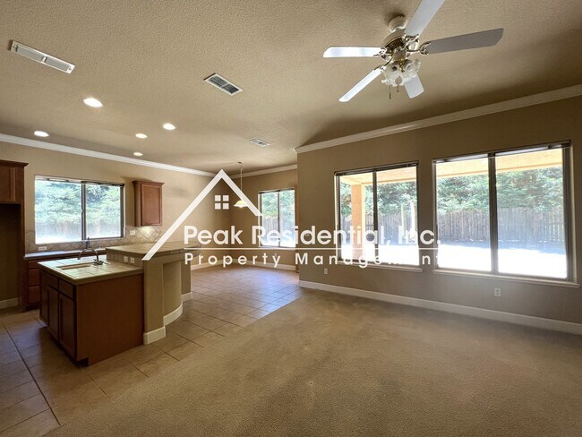 Building Photo - Spacious Anatolia 6bd/3.5ba Home with 5 Car Garage