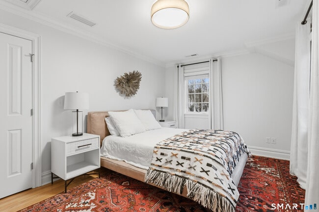 Building Photo - 4 Winker Ln