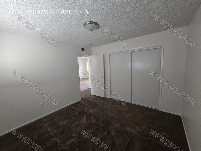 Building Photo - 2762 Sycamore Ave
