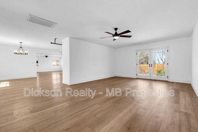 Building Photo - 7245 Pembroke Dr