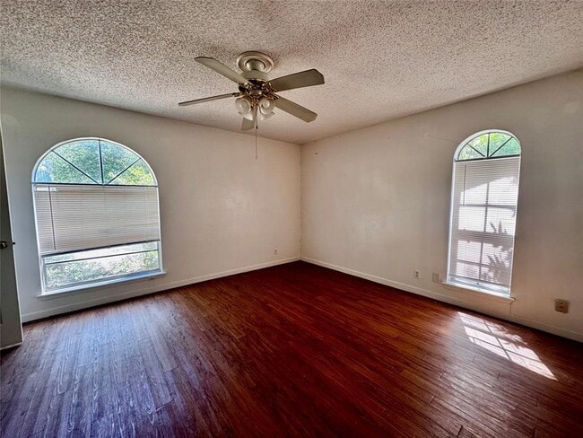 Building Photo - 4713 Sagebrush Trail