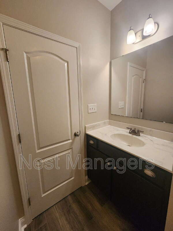 Building Photo - 113 Tellmont St