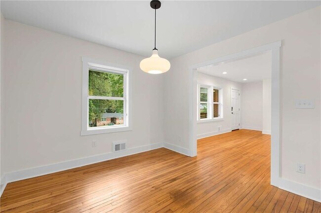 Building Photo - 1857 Boulderview Dr SE