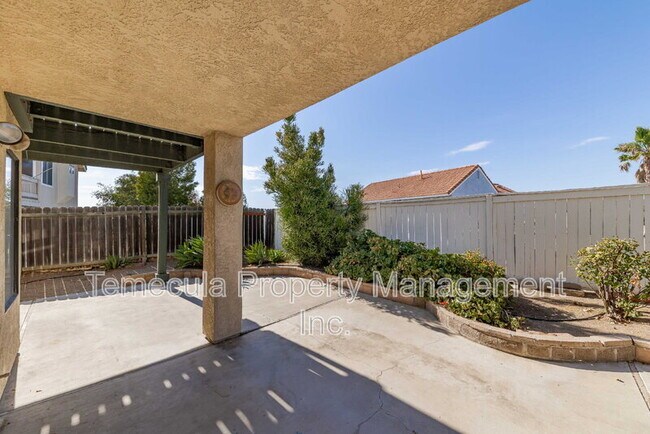 Building Photo - 39721 Casandra Ct
