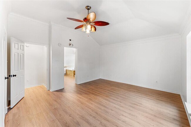 Building Photo - 2434 Blue Rose Dr