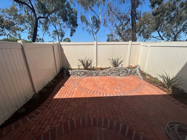 Building Photo - ***Charming 2 bed / 2 bath Townhome in Coastal Carlsbad - Available 04/18***