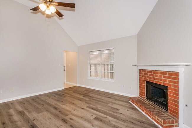 Building Photo - 330 Avery Jordan Cove