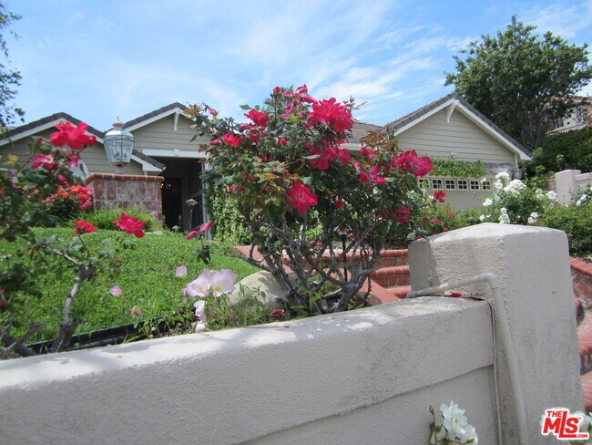 Building Photo - 24534 Stonegate Dr