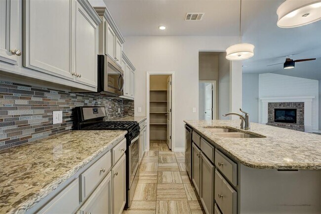 Building Photo - 12490 Native Hill Dr