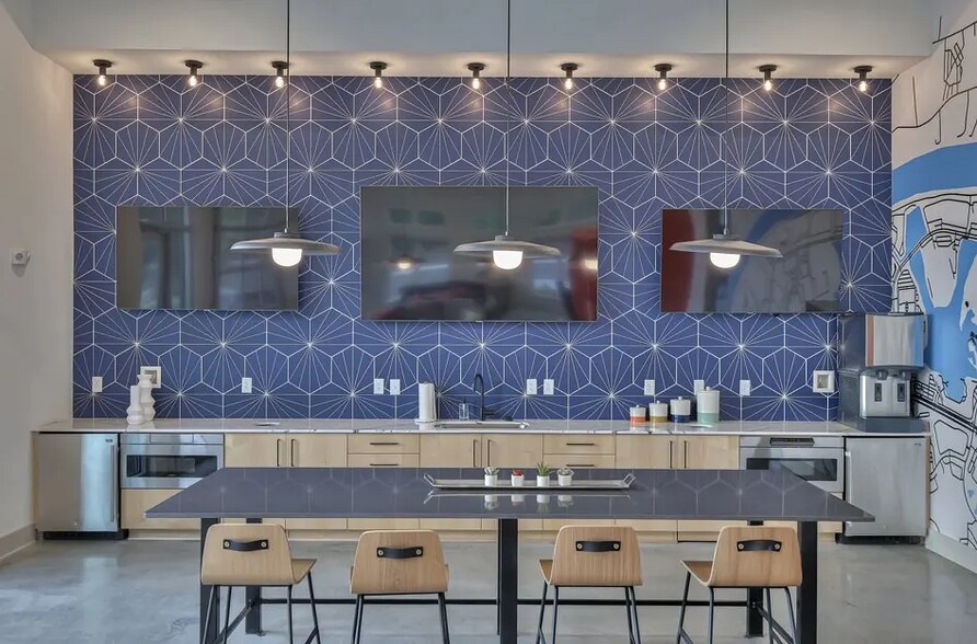 Building Photo - 1801 Meridian St