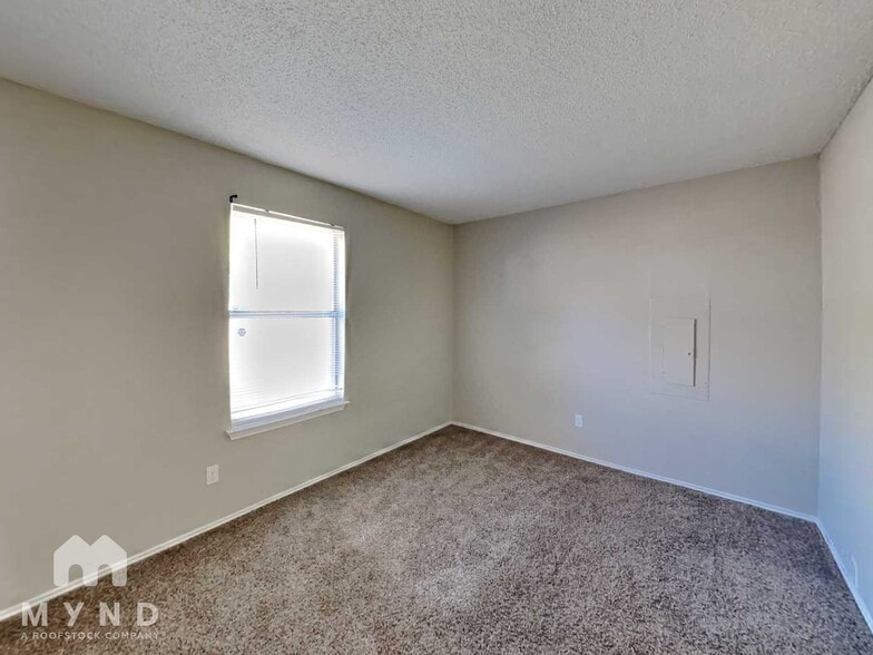 Building Photo - 5311 Rowcrop Dr