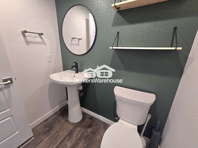 Building Photo - 9065 Southurst St