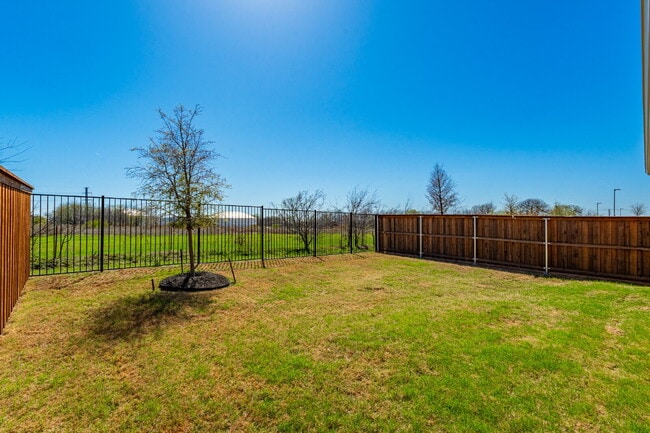 Building Photo - Beautiful 4 Bedroom Home in Spiritas Ranch Near Lake Lewisville