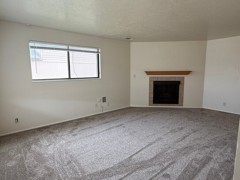 Building Photo - 2196 w 5600 s