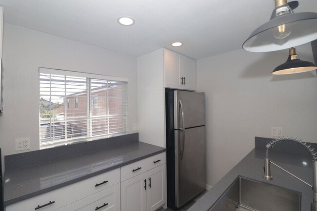 Building Photo - 4239 Swift Ave