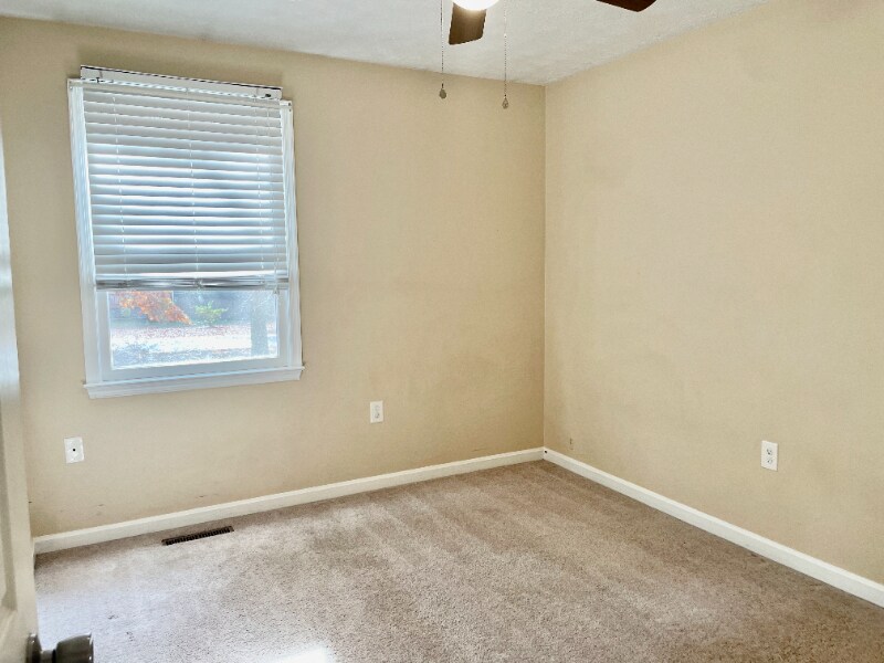 Building Photo - 26125 Cresent Ln