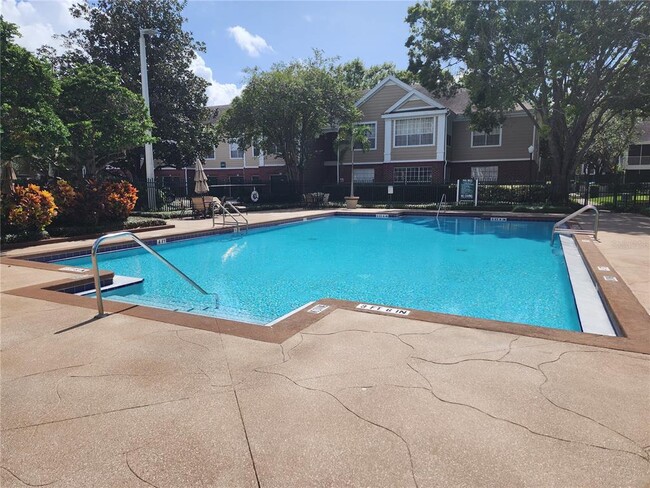Building Photo - 13025 Mulberry Park Dr
