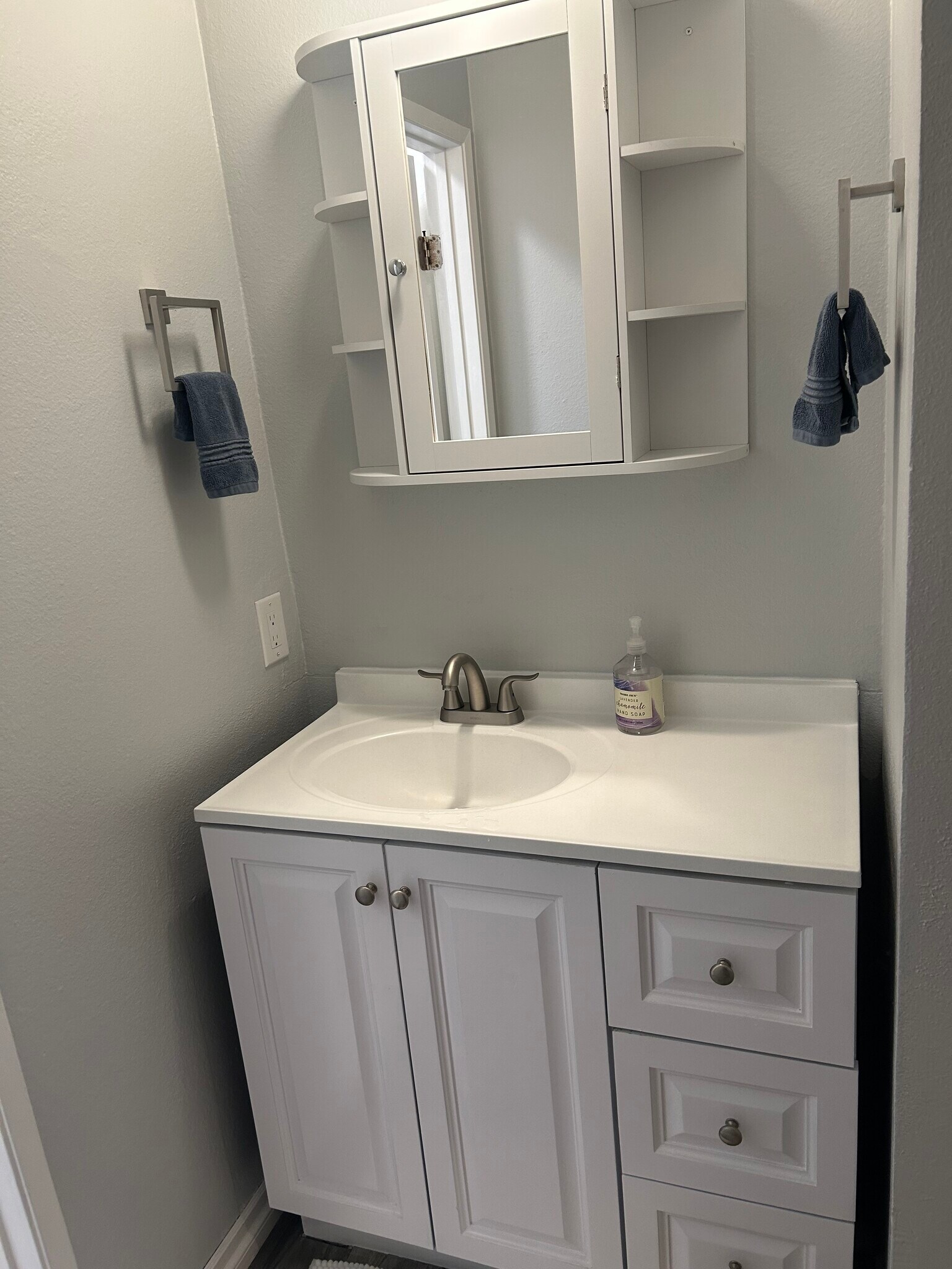 Building Photo - 3640 Cardiff Ave