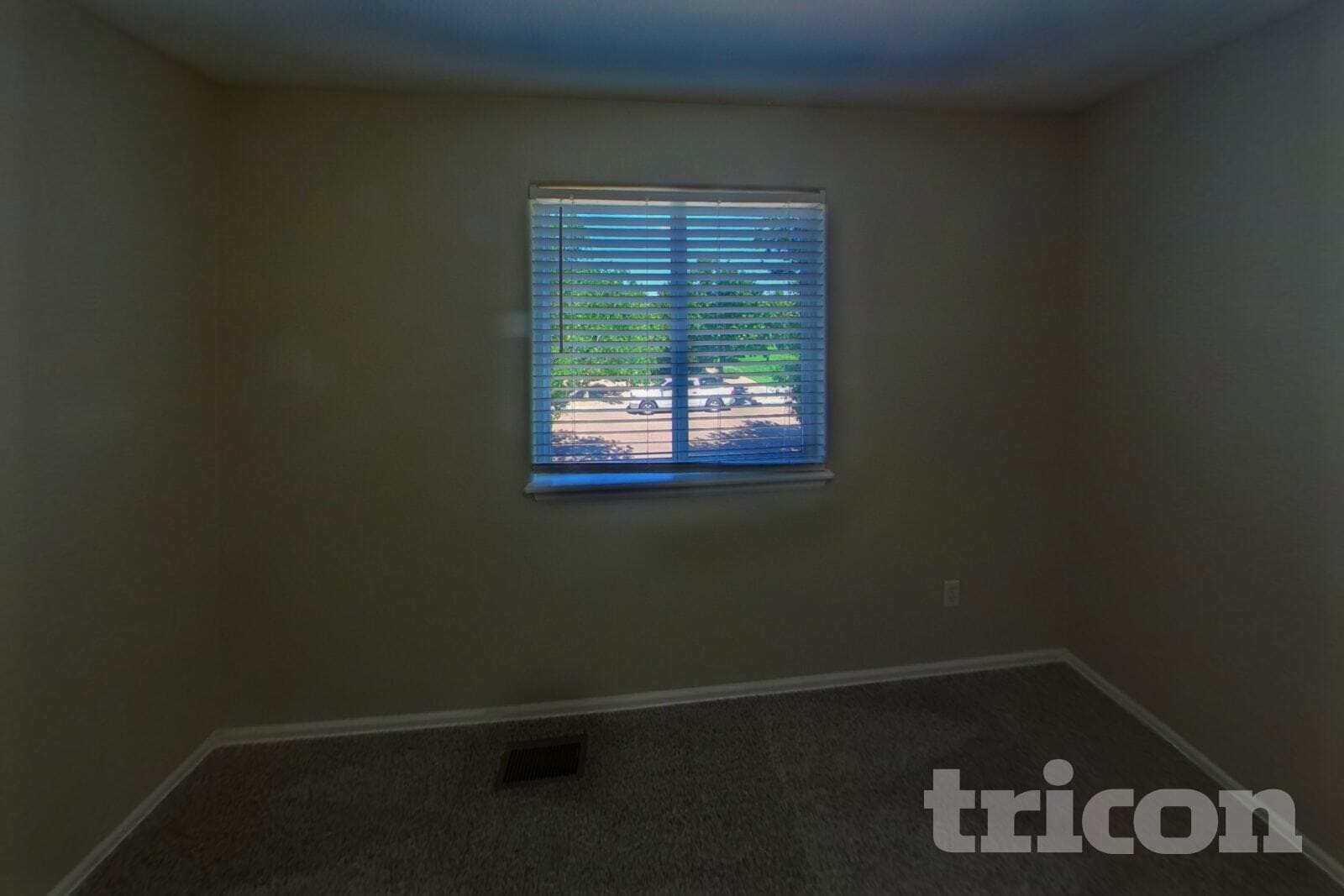Building Photo - 2728 Sierra Springs Dr