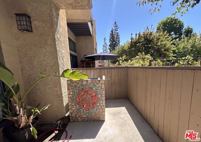 Building Photo - 10051 Topanga Canyon Blvd