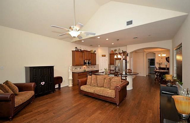 Building Photo - 8700 Iron Horse Dr
