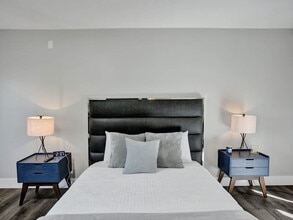 Building Photo - 3208 NE 9th St