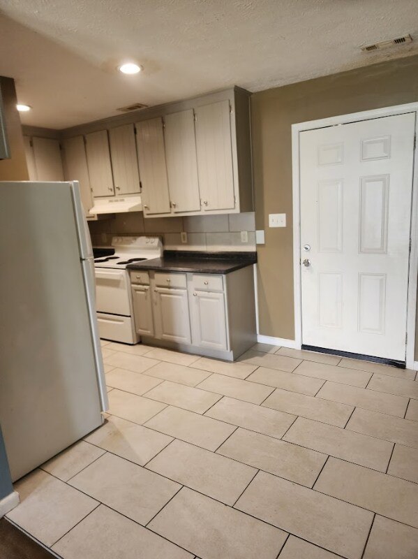 Building Photo - 5766 Aftonshire Dr