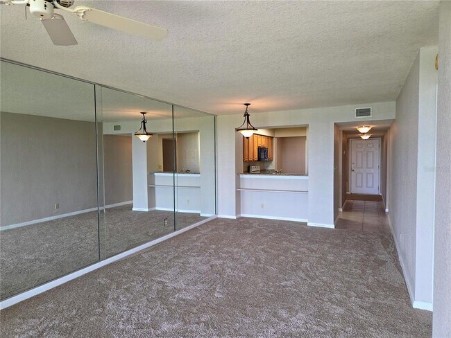 Building Photo - 5801 Bahia Del Mar Cir N