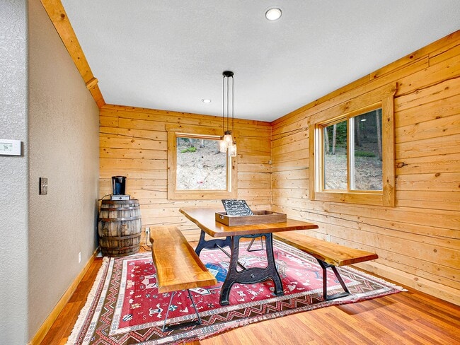 Building Photo - 785 Warren Gulch Rd