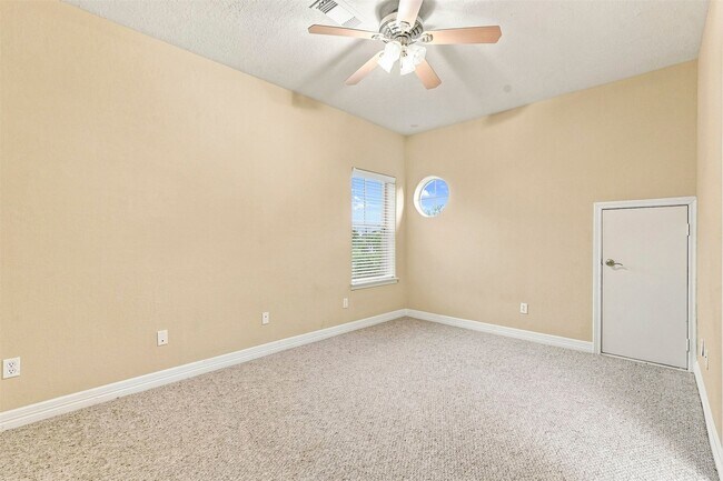 Building Photo - 1726 Parklake Village Dr
