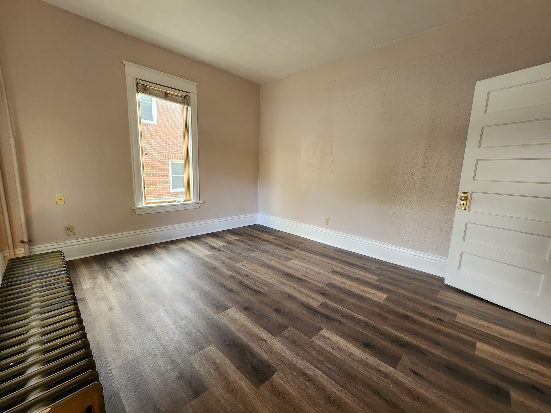 Font Bedroom - 2717 Aldrich Ave N