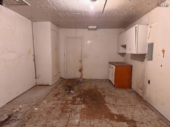 Building Photo - 1612 Phoenix Dr