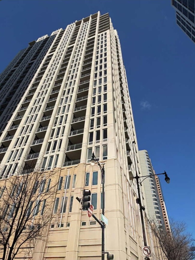 Building Photo - 1250 S Michigan Ave