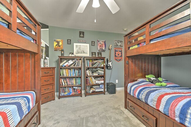 Building Photo - Spacious 5-Bedroom, 5-Bath Home for Rent in Shadowwood