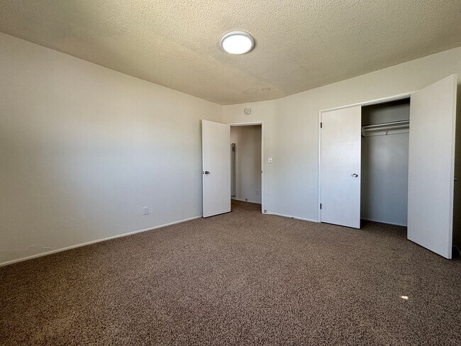 Building Photo - San Juan - 11185-11189