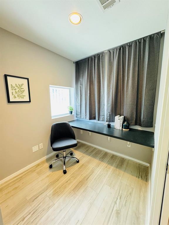 Building Photo - 6908 Yellowstone Way Dr