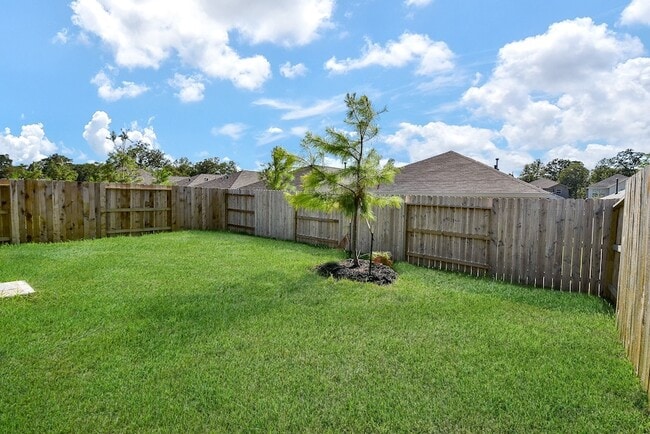Building Photo - 1542 San Sebastien Dr