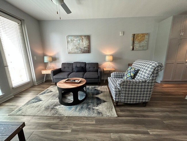 Building Photo - 6400 Blue Stone Rd