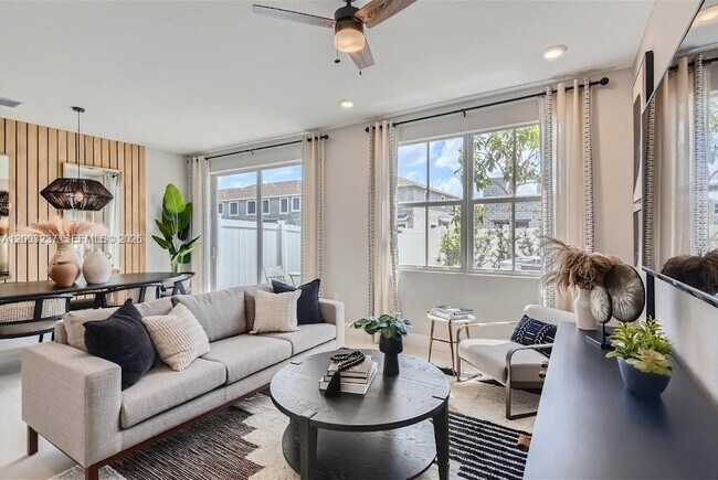 Building Photo - 135 SW 171st Ln