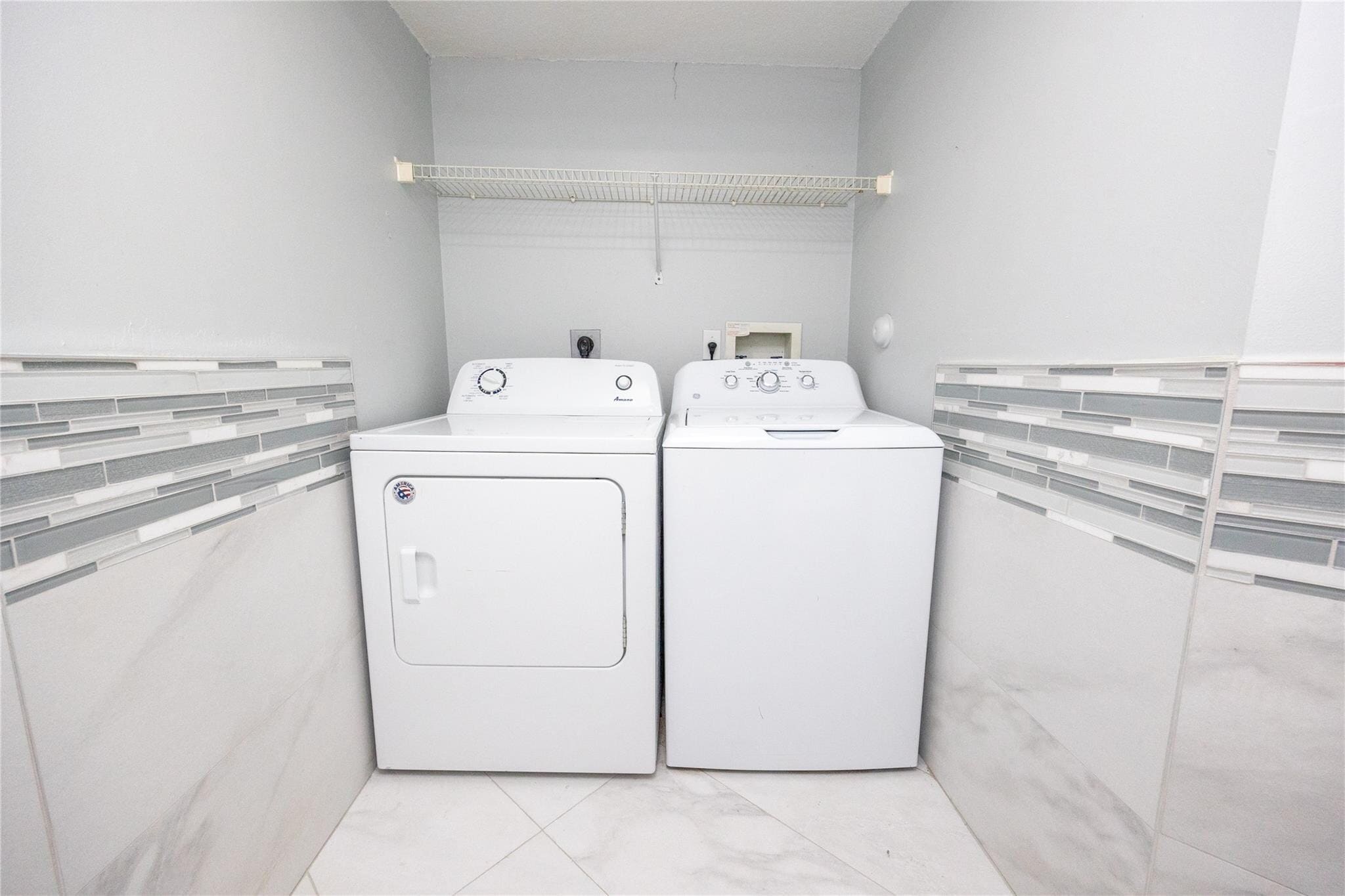 Building Photo - 50 Desford Ln