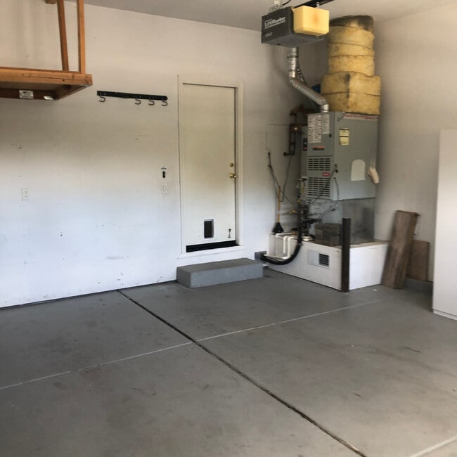 Building Photo - 3908 Cloverbrook Dr