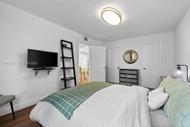 Building Photo - 631 Jefferson Ave