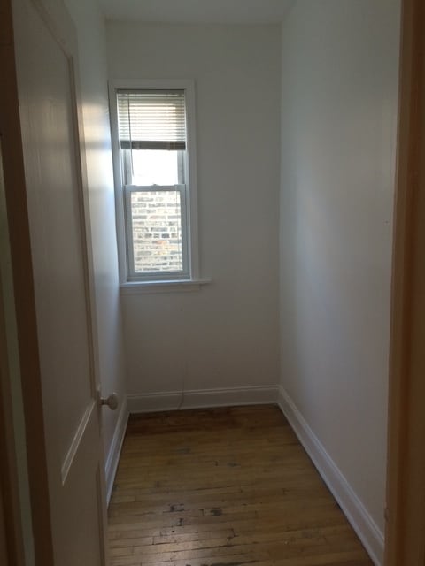 Building Photo - 2311 N Avers Ave