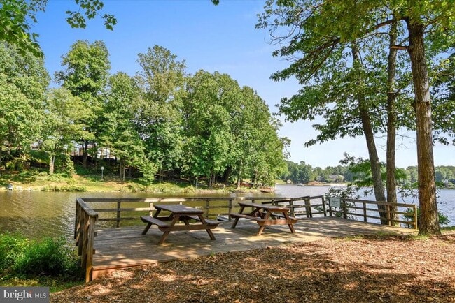 Building Photo - 4400 Loganberry Ln